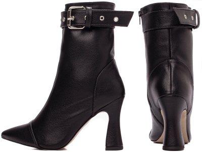  - Bota Bico Fino Cano Médio