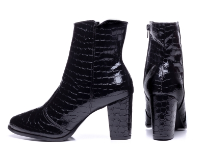  - Bota Cano Curto Feminina